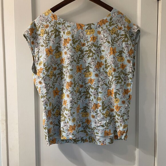 Women's Cynthia Rowley linen floral top size Large V neck Button Down - Picture 3 of 6